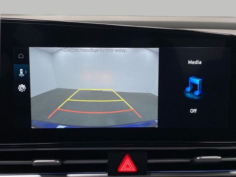 Certified 2025 Hyundai Elantra SEL FWD image 23