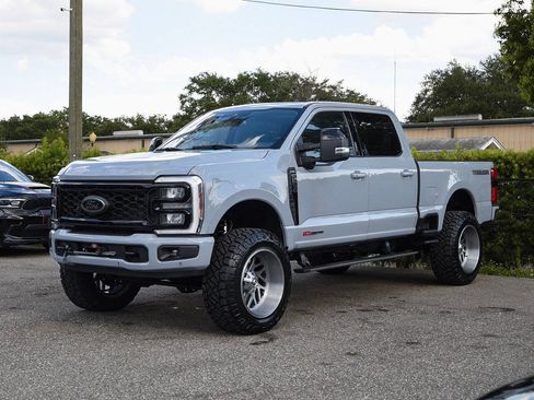 Used 2024 Ford F250 Lariat w/ Lariat Ultimate Package AWD/4WD image 3