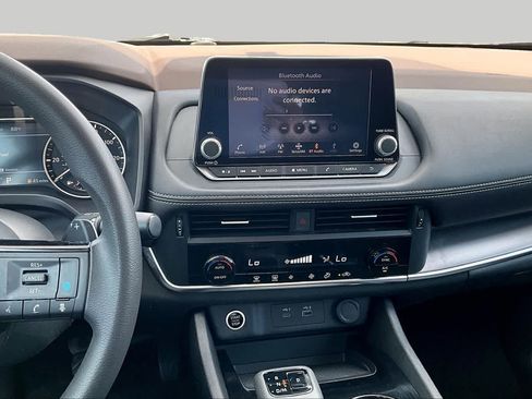 Certified 2023 Nissan Rogue SV FWD image 7