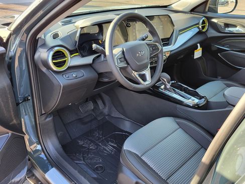 New 2026 Chevrolet Trax LT image 14