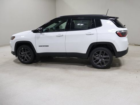 New 2026 Jeep Compass Limited w/ Sun, Sound & Navigation Group AWD/4WD image 4