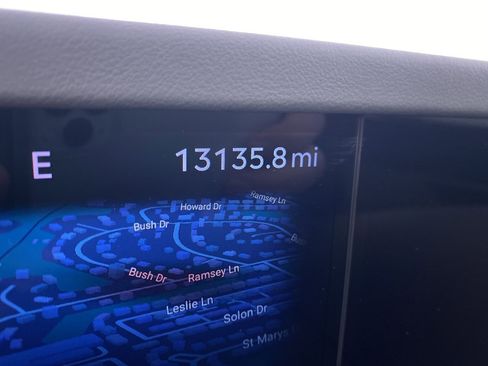 Used 2024 Lincoln Nautilus Reserve w/ Equipment Group 202A image 4