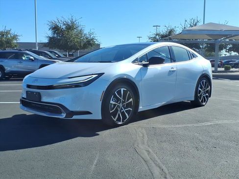 Used 2024 Toyota Prius Prime image 8