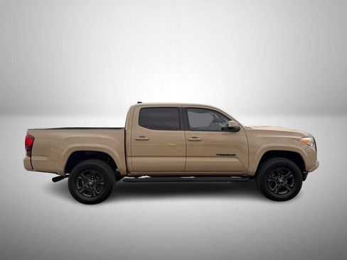 Used 2019 Toyota Tacoma TRD Sport w/ Technology Package RWD image 5