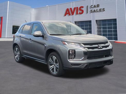 Used 2025 Mitsubishi Outlander Sport SE AWD/4WD image 3