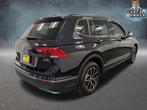 Used 2021 Volkswagen Tiguan SE w/ Panoramic Sunroof Package image 4