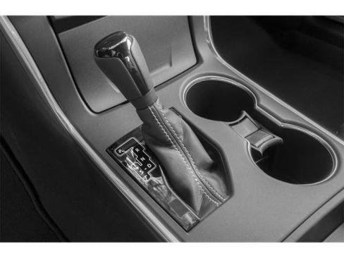Used 2015 Toyota Camry SE w/ Moonroof Package FWD image 11