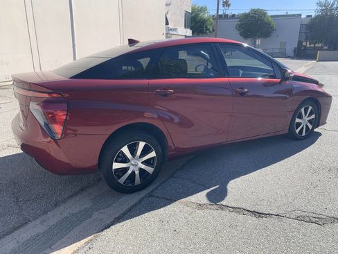 Used 2018 Toyota Mirai image 9