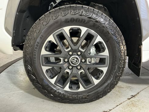 Used 2024 Toyota Tundra Limited image 20