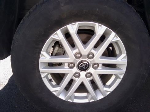 Used 2023 Toyota Tundra SR5 w/ SR5 Premium Package image 10