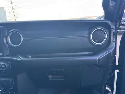 Used 2022 Jeep Wrangler Unlimited Sahara w/ Cold Weather Group image 20