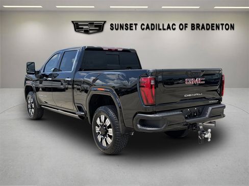 Used 2024 GMC Sierra 3500 Denali AWD/4WD image 5