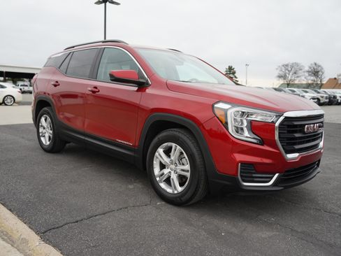 Used 2022 GMC Terrain SLE w/ Driver Convenience Package image 7