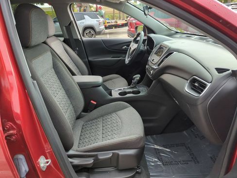 Certified 2024 Chevrolet Equinox LT FWD image 24
