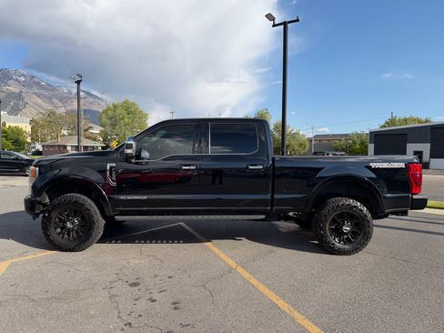 Used 2022 Ford F350 Platinum w/ Tremor Off-Road Package AWD/4WD image 5