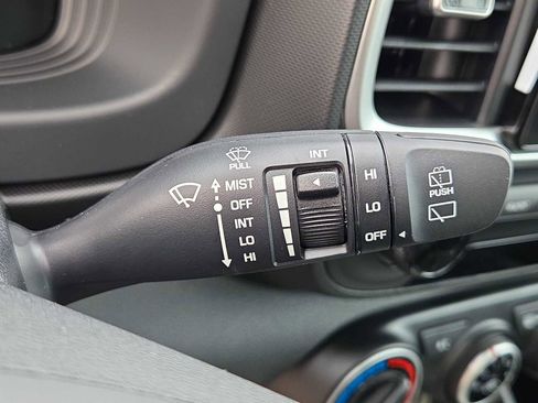 New 2026 Hyundai Venue SE image 25