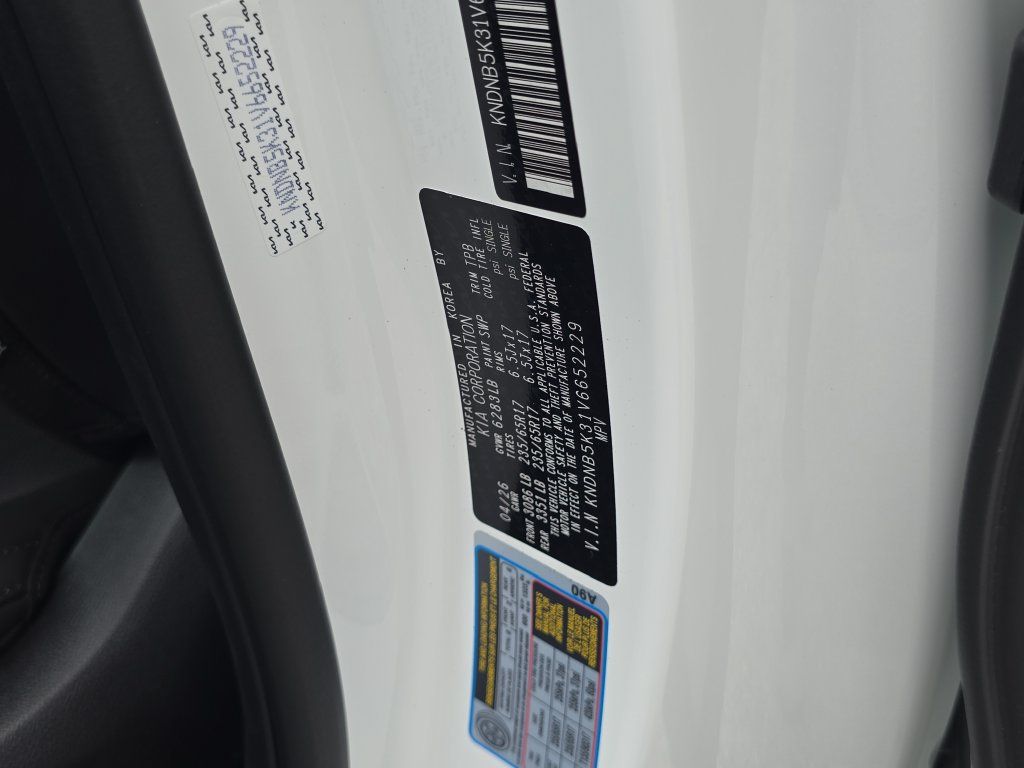 New 2027 Kia Carnival FWD image 33