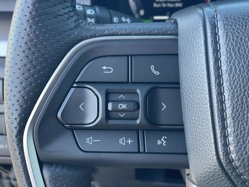 Used 2025 Toyota Tacoma TRD Off-Road w/ TRD Off Road Upgrade Package image 10