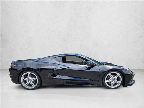 Used 2022 Chevrolet Corvette Stingray Coupe w/ Engine Appearance Package RWD image 4