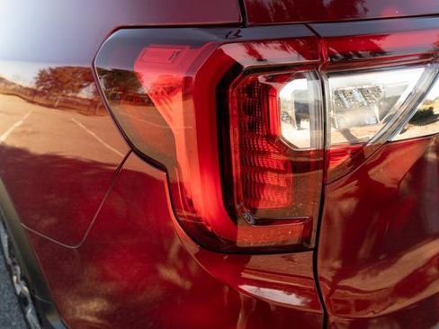 Used 2021 GMC Acadia SLE w/ Driver Convenience Package image 39