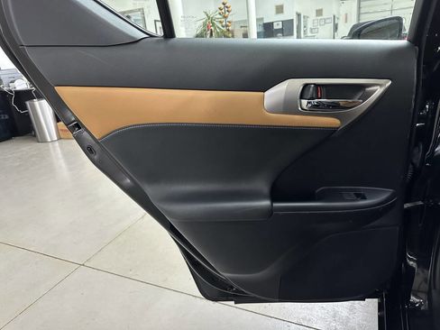 Used 2016 Lexus CT 200h image 12