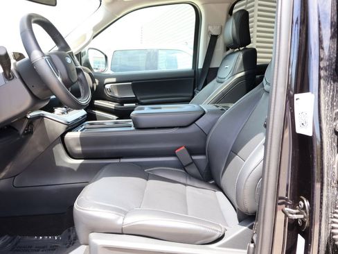 Certified 2025 Ford Expedition Platinum AWD/4WD image 25