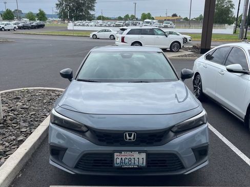 Used 2022 Honda Civic Sport image 2