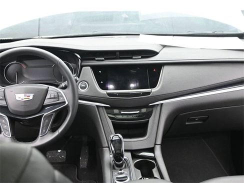 Certified 2025 Cadillac XT5 Premium Luxury image 24