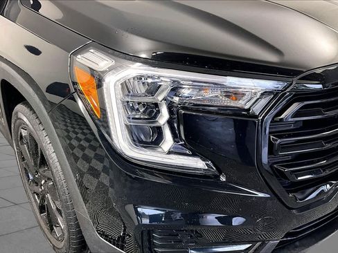 Used 2023 GMC Terrain SLE w/ Elevation Edition FWD image 25