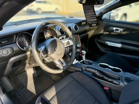 Used 2017 Ford Mustang Coupe RWD image 20