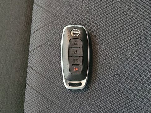 Used 2025 Nissan Versa SV w/ Trunk Package FWD image 32
