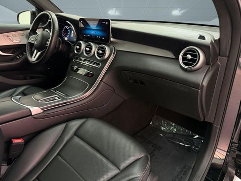 Used 2022 Mercedes-Benz GLC 300 image 27