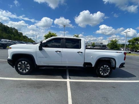 Used 2024 Chevrolet Silverado 2500 Custom w/ Custom Value Package AWD/4WD image 4