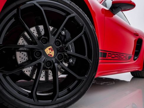 Used 2024 Porsche 718 Cayman RWD image 5