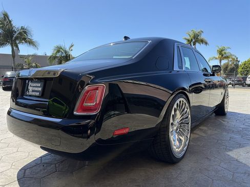 Used 2027 Rolls-Royce Phantom Sedan RWD image 5