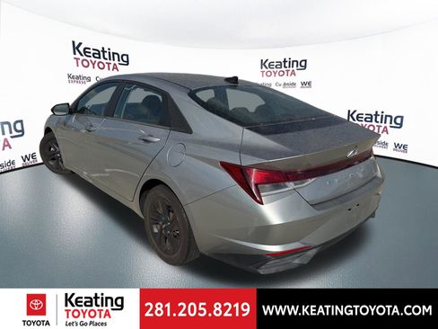 Used 2023 Hyundai Elantra SEL image 5