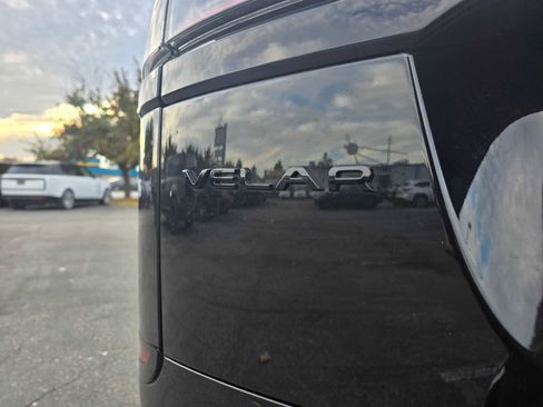 Used 2025 Land Rover Range Rover Velar Dynamic SE image 16