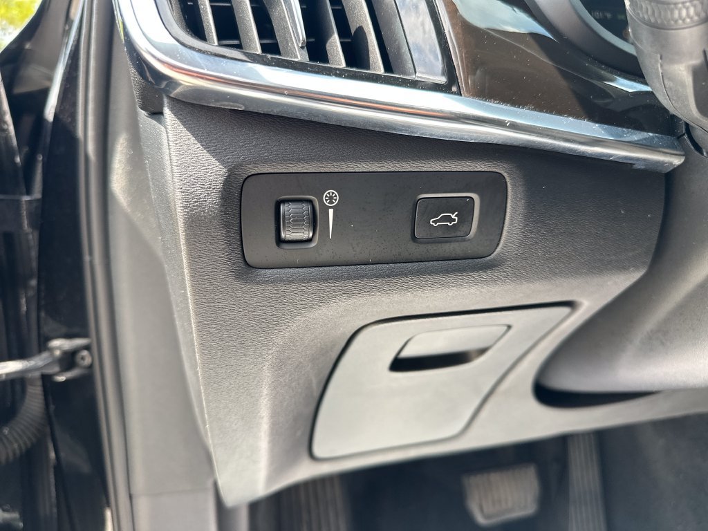 Used 2018 Volvo S90 T5 Momentum w/ Convenience Package FWD image 29