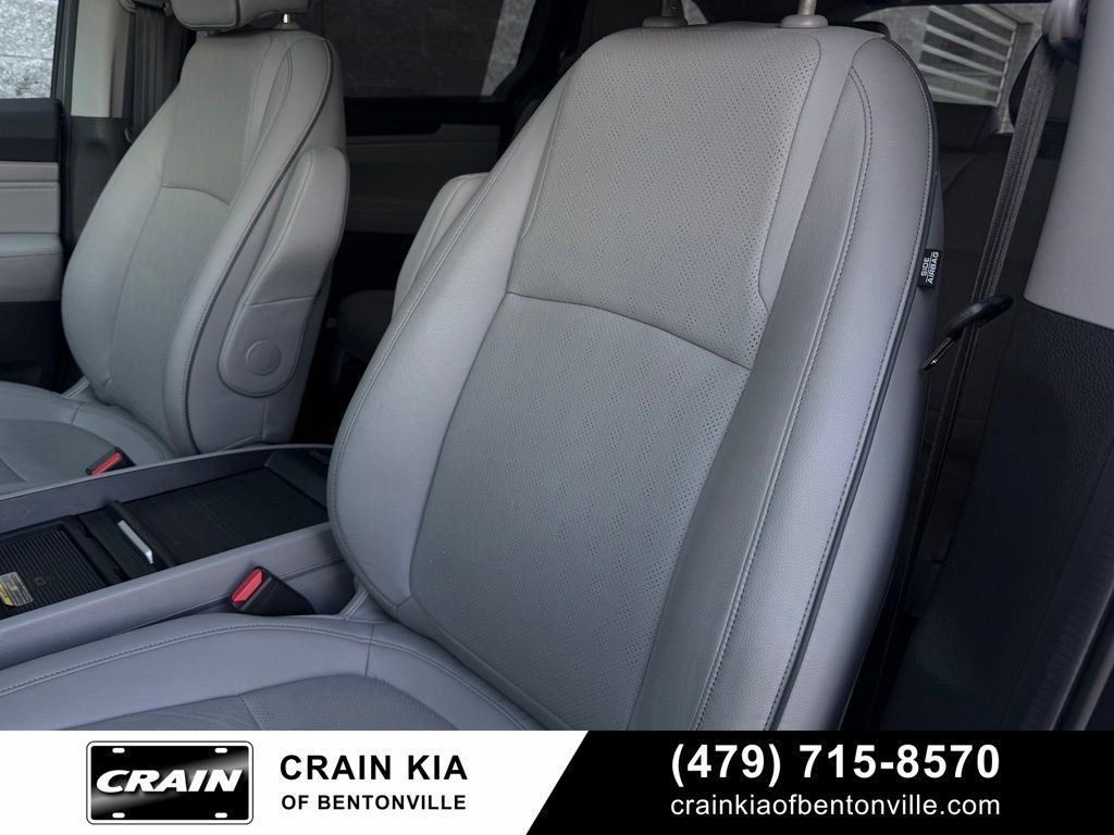 Used 2024 Honda Odyssey Elite image 23