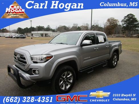 Used 2017 Toyota Tacoma Limited image 1