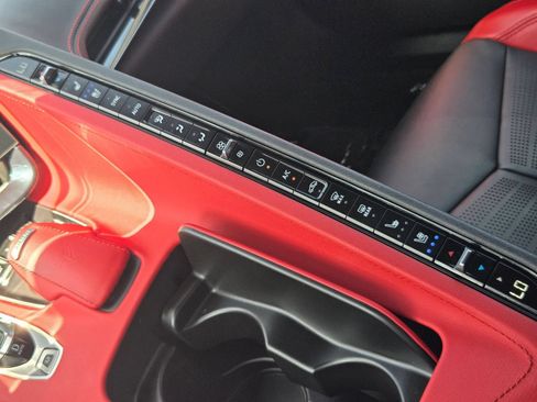 Used 2025 Chevrolet Corvette Stingray Preferred Cpe w/ Z51 Performance Package RWD image 23
