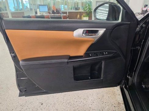 Used 2013 Lexus CT 200h w/ Seat Comfort Pkg FWD image 31