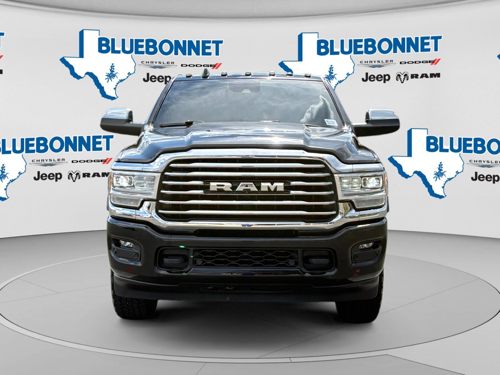 Used 2022 RAM 3500 Limited AWD/4WD image 2