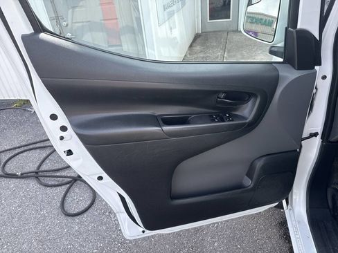 Used 2017 Nissan NV200 SV w/ Technology Package image 6