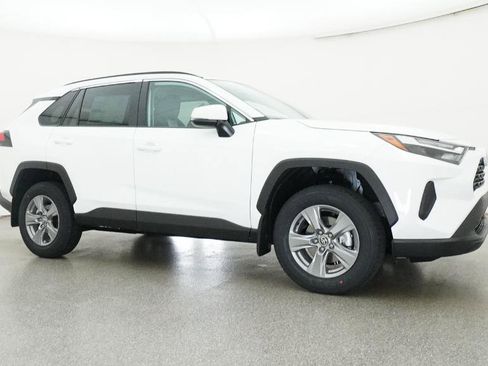 New 2025 Toyota RAV4 XLE image 31