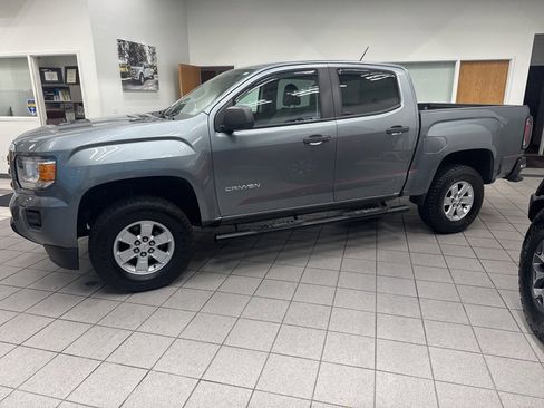 Used 2020 GMC Canyon 2WD Crew Cab w/ Convenience Package image 9