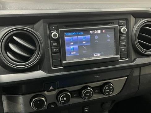 Used 2019 Toyota Tacoma SR w/ SR Convenience Package image 17