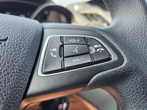 Used 2018 Ford Escape SE FWD image 13