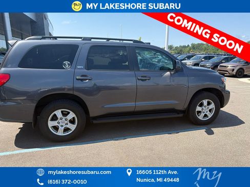Used 2014 Toyota Sequoia SR5 w/ Premium Package AWD/4WD image 9