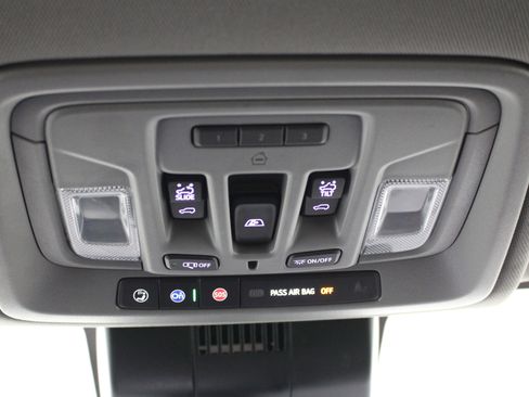 Used 2024 Chevrolet Silverado 1500 LT Trail Boss w/ LT Trail Boss Premium Package image 18